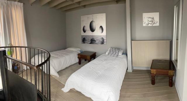 Duplex Dernier Etage Avec Terasse A Deux Pas De La Grand Place Apartment Brüssel