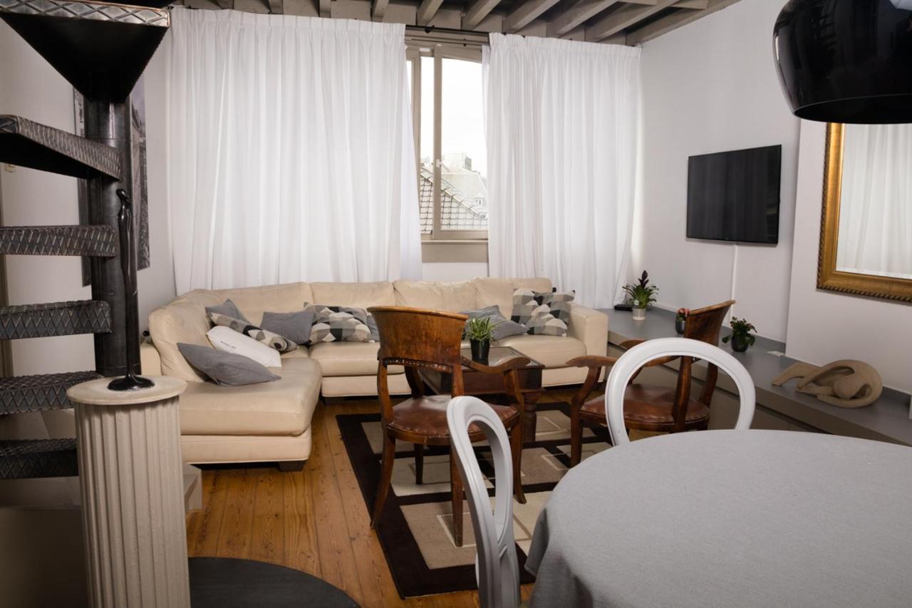 Duplex Dernier Etage Avec Terasse A Deux Pas De La Grand Place Brüssel